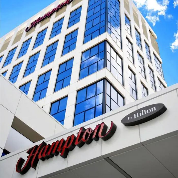 Трансфер Гостиница Hampton by Hilton город Брест - Аэропорт Минск